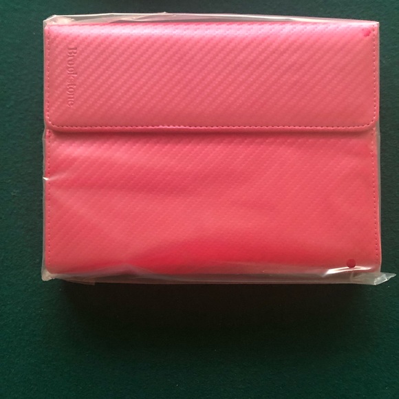 Brookstone Mini Blutooth Keyboard Case - Picture 4 of 4